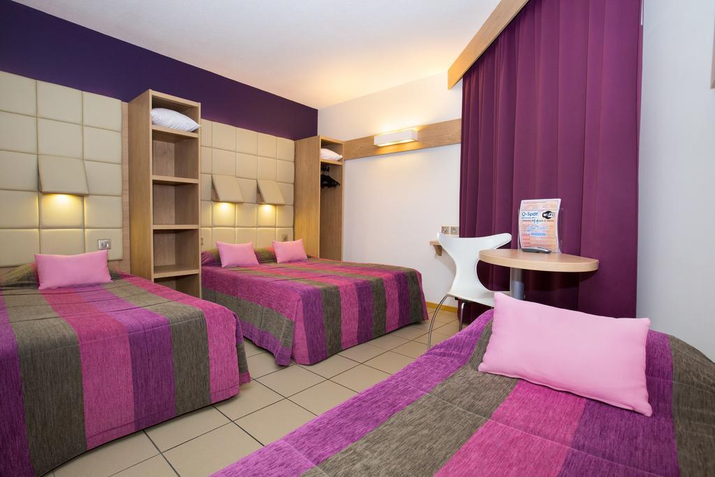 Hotel Espace Cite Carcassonne Ruang foto